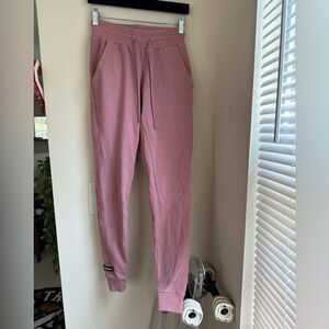 Alphalete mauve pink joggers